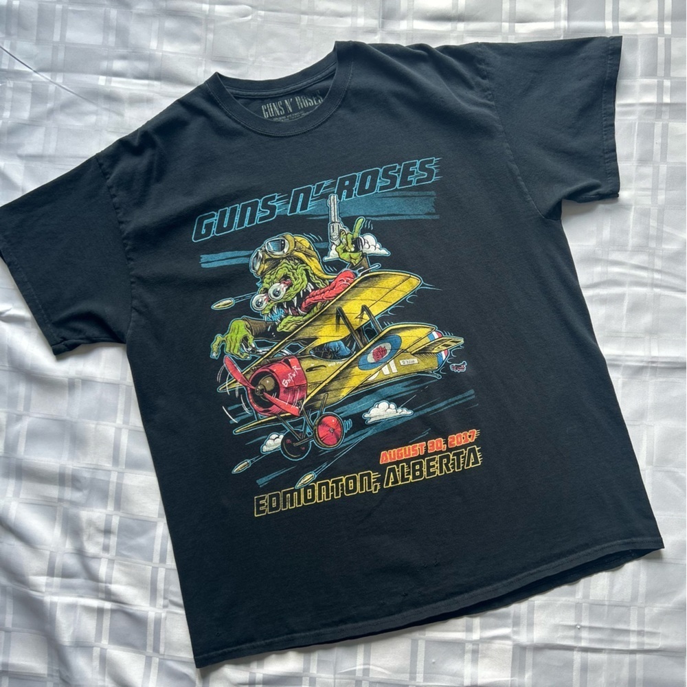 Guns N’ Roses 2017 Edmonton Branded Front and Back Pop Art Graphic T-shirt
